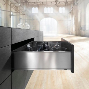 1. Legrabox Blum